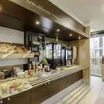 B&B Hotel Arras فندق