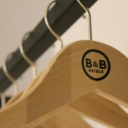 B&B Hotel Arras מלון אראס